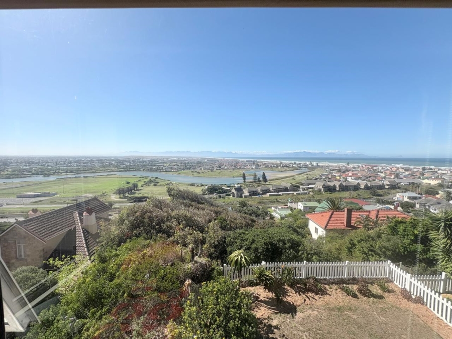 To Let 3 Bedroom Property for Rent in Muizenberg Western Cape